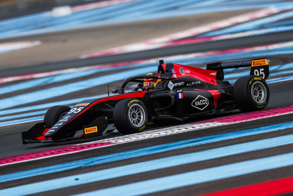 Il Gran Premio di Macao 2025 è pronto a tornare protagonista del calendario internazionale, con la seconda edizione della FIA Formula Regional World Cup che promette emozioni intense e sfide ad alta velocità.