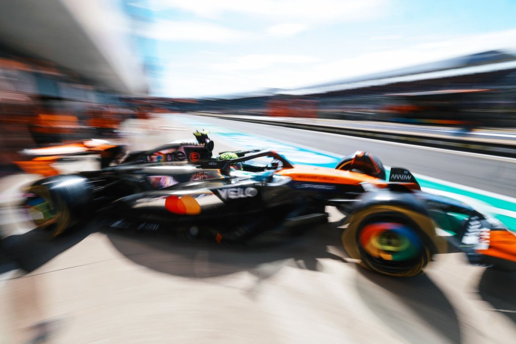 Il pilota inglese partirà dalla terza posizione in griglia domani a Silverstone. Secondo Lando Norris domani assisteremo a una gara molto divertente... 