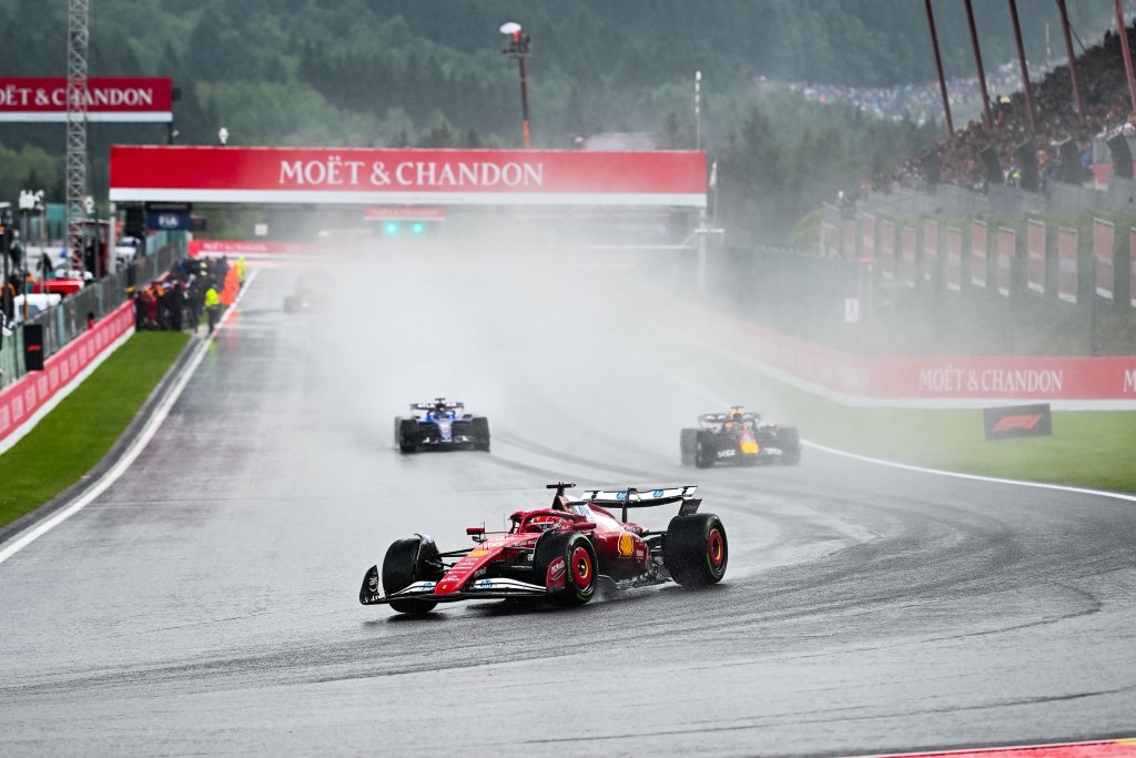 Le parole di Leclerc dopo esser tornato sul podio a Spa. Una Ferrari che riesce a tenere dietro Verstappen...