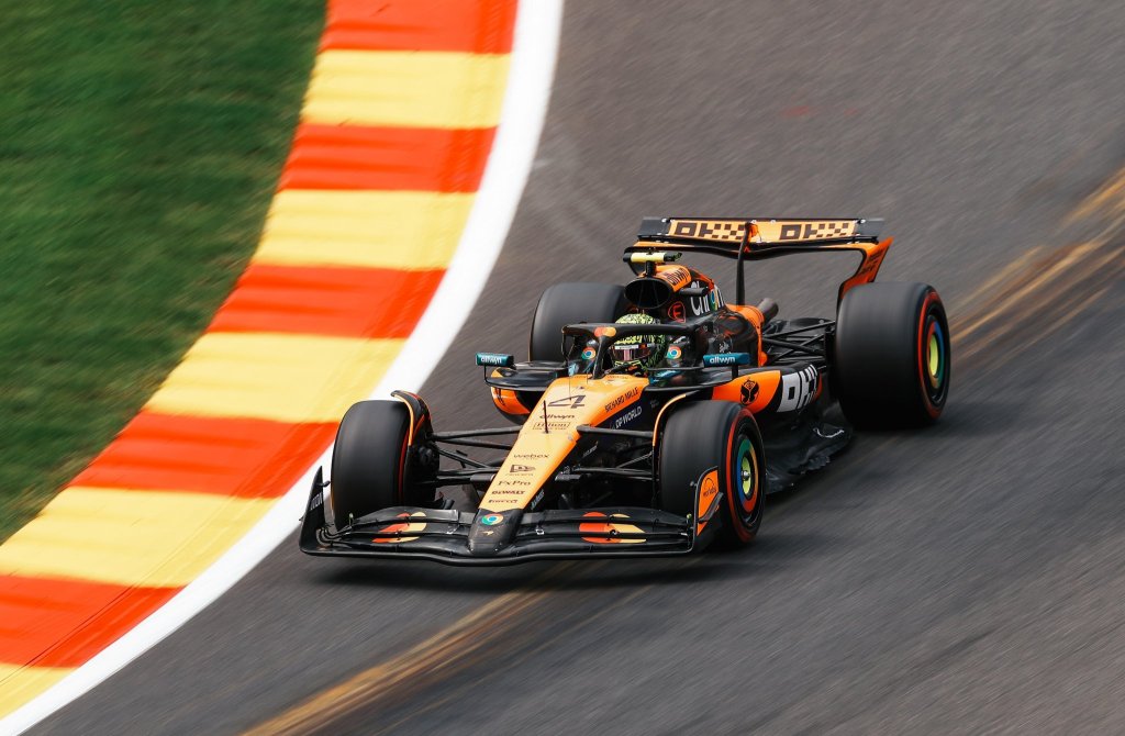 Lando Norris si prende la scena nel sabato del GP del Belgio, firmando una pole position che vale più di una semplice prima posizione. 