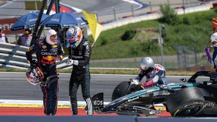 Pilota Red Bull e Mercedes