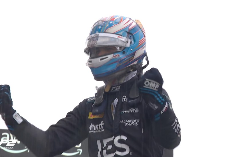 Jak Crawford, vincitore della Feature Race di F2 a Silverstone