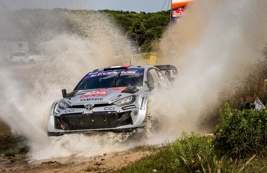 Ogier 2 Sardaigne rallye WRC Toyota