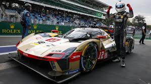 Il primo storico successo di Cadillac nel FIA World Endurance Championship è finalmente arrivato, e per Alex Lynn rappresenta molto più di una semplice vittoria: è l’inizio di un percorso ambizioso insieme a Hertz Team JOTA.