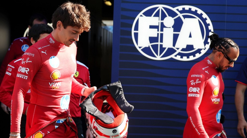 charles leclerc e lewis hamilton i due piloti ferrari al termine delle prime prove libere del gran premio di australia di formula 1