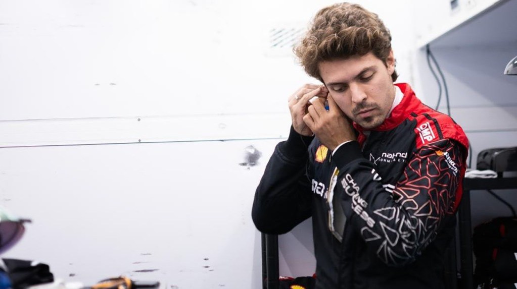 Fernando Alonso ha espresso la sua speranza che Felipe Drugovich possa presto avere l’opportunità di correre stabilmente in Formula 1. L’attuale pilota di riserva di Aston Martin, infatti, continua a impressionare per talento e dedizione, e l’asturiano sottolinea quanto sarebbe interessante vederlo finalmente come pilota ufficiale.
