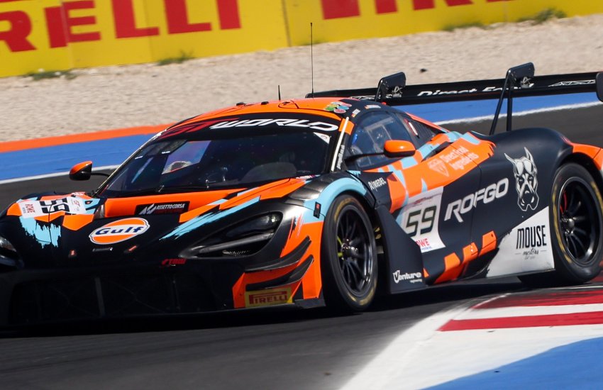 La McLaren #59 di Marvin Kirchhöfer e Benjamin Goethe regala a Garage 59 una vittoria netta nella seconda gara del weekend Sprint del GT World Challenge Europe a Misano.