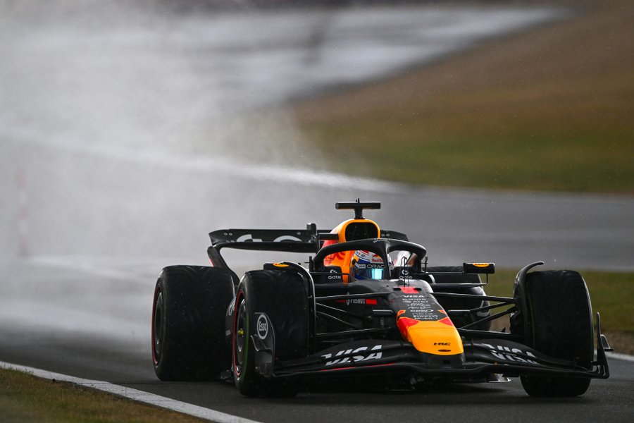 Max Verstappen si è espresso al termine di un caotico e bagnato GP di Gran Bretagna. L'olandese ritiene che le condizioni atmosferiche hanno vanificato la mossa strategica di Red Bull che ha gli ha consentito, nella giornata di ieri, di conquistare la Pole Position, ma non si sarebbe mai aspettato una gara così orribile.