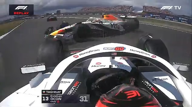 L'avventura di Liam Lawson al Gran Premio di Gran Bretagna è durata meno di un giro: il pilota della Racing Bulls è stato costretto al ritiro a causa di un contatto nelle primissime fasi di gara, in condizioni particolarmente insidiose.