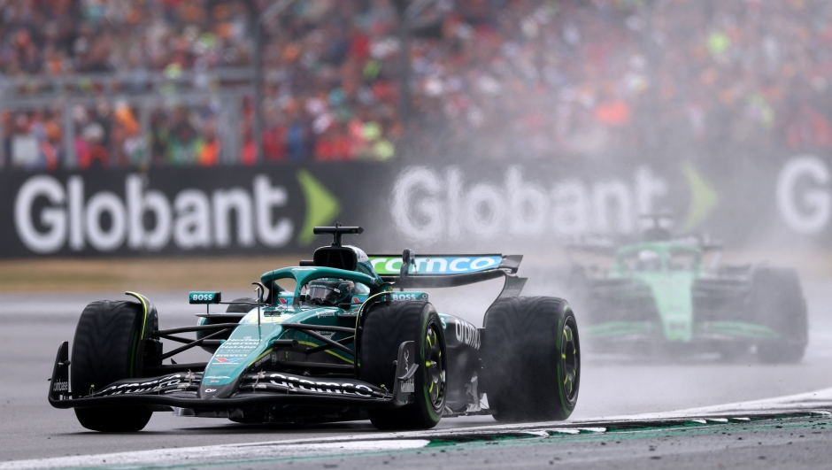 A Silverstone il meteo "British" si è preso la scena; nonostante l'acquazzone tutti i team hanno evitato di montare le full wet, ed ora è polemica