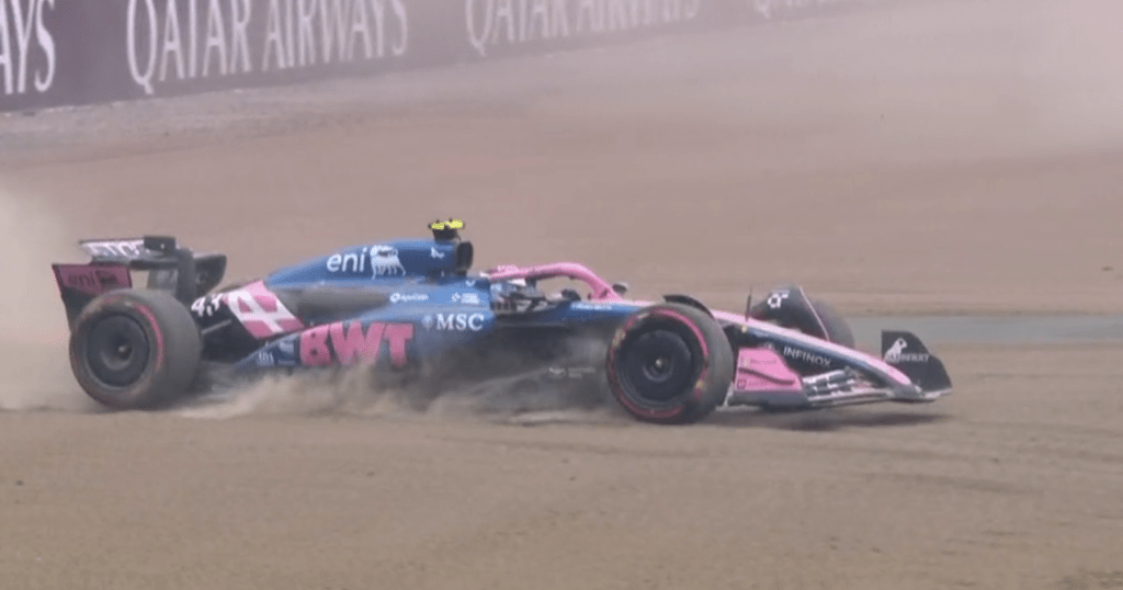 È stato un weekend da dimenticare per Franco Colapinto a Silverstone, nel sesto appuntamento della sua stagione al volante della monoposto Alpine. L'argentino non ha nemmeno avuto la possibilità di prendere parte al Gran Premio di Gran Bretagna, ritirandosi già dopo il giro di formazione.