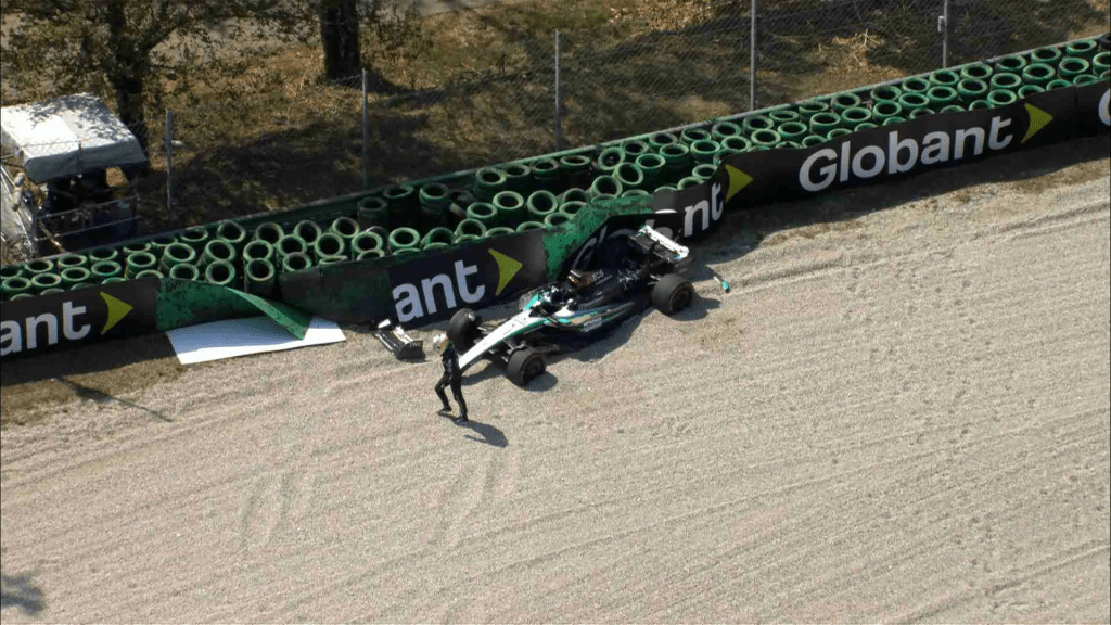 A quasi un anno di distanza dal debutto di Kimi Antonelli in un weekend ufficiale di Formula 1, Toto Wolff torna a parlare di quella scelta fatta a Monza nel 2024, definendola senza mezzi termini “non tra le più intelligenti”.