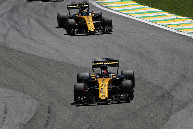 Sainz si complimenta con Hulkenberg: "Mai avuto dubbi che sarebbe salito sul podio"