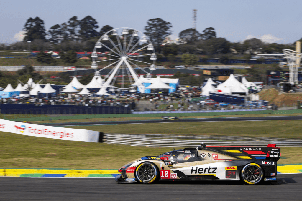 Il primo storico successo di Cadillac nel FIA World Endurance Championship è finalmente arrivato, e per Alex Lynn rappresenta molto più di una semplice vittoria: è l’inizio di un percorso ambizioso insieme a Hertz Team JOTA.