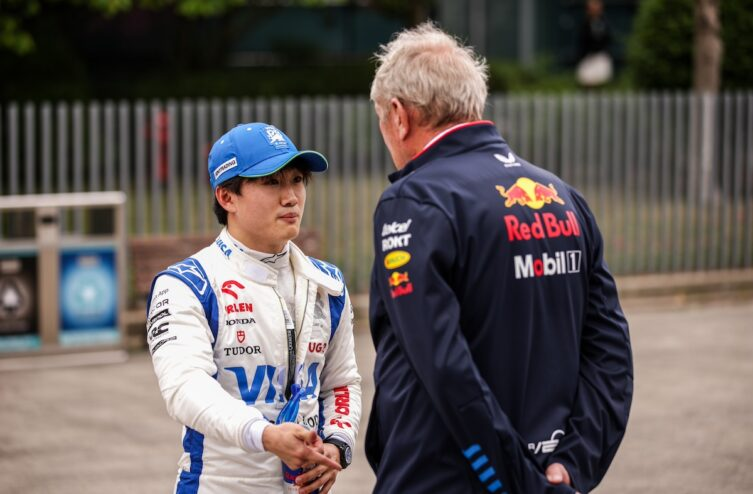 Trattativa Mercedes-Verstappen? Marko smentisce categoricamente qualsiasi trattativa: contratto blindato fino al 2028 e clausola non attivabile.