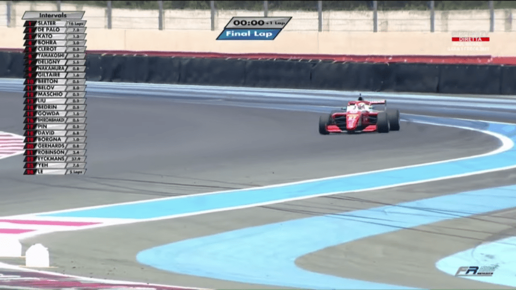 Freddie Slater vince Gara 1 del Formula Regional European Championship al Paul Ricard davanti a Matteo De Palo e Kato.