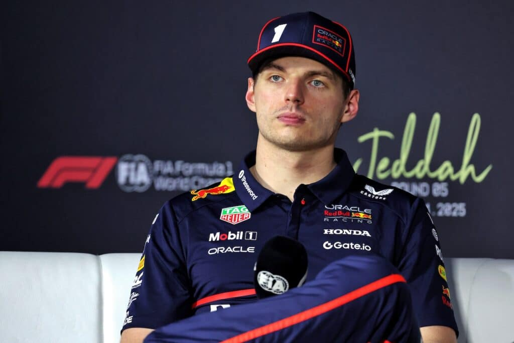Max Verstappen ha affermato di essere molto aperto mentalmente e privo di pregiudizi nei confronti del regolamento del 2026, in quanto saranno un'incognita per tutte le squadre: solo una volta in pista si potrà fare una valutazione.