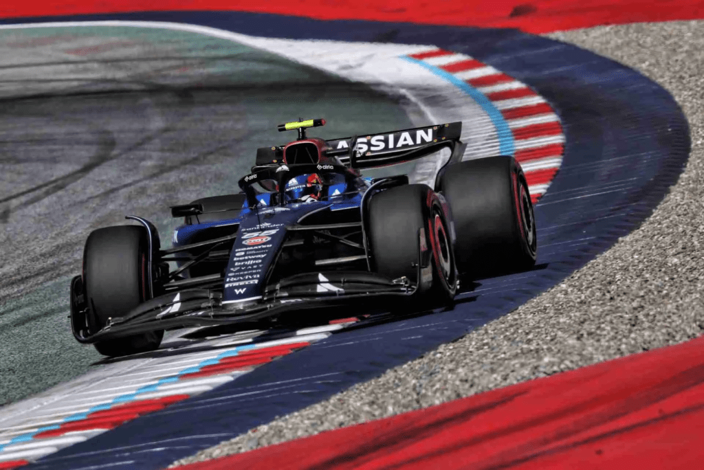 In vista del Gran Premio di Gran Bretagna la Williams si trova a dover fare i conti con delle questioni da risolvere sul motore Mercedes, che da diverse gare ha recato problemi ad Albon e Sainz. Sembra difficile trovare una soluzione, ma nel frattempo gli avversari si avvicinano: attesi nuovi aggiornamenti sulla FW47?