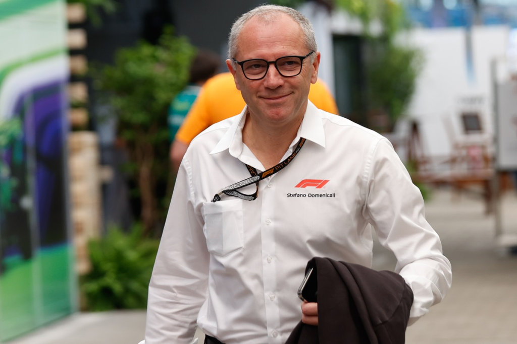 La Formula 1, F1, è in piena corsa per il raggiungimento degli obiettivi prefissati sulla riduzione delle emissioni di carbonio entro la stagione 2030, come dimostrato dalle recenti pubblicazioni dei resoconti.