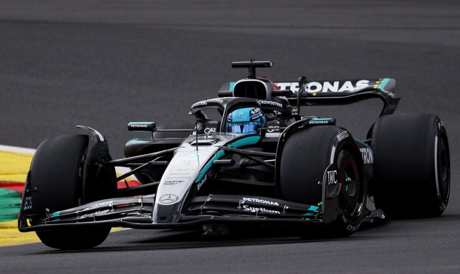 In una giornata no per Mercedes, Russell ha riferito ai media dei suoi problemi di feeling con la W16 dopo l'eliminazione nella seconda parte delle qualifiche Sprint, oltre ad un possibile danno dovuto alla ghiaia in pista.
