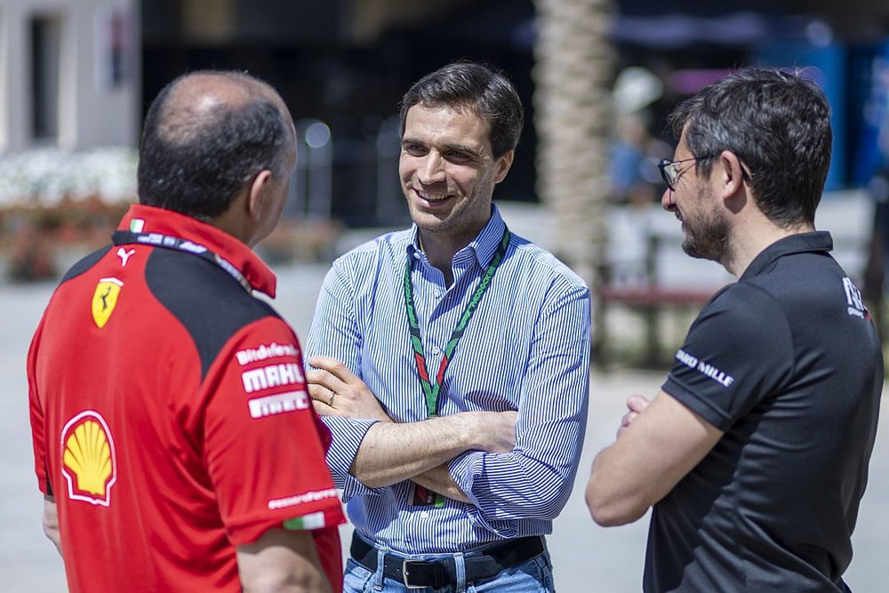 D’Ambrosio racconta la Ferrari, dove pressione e orgoglio si respirano a Maranello e il lavoro di squadra è alimentato da grande determinazione.