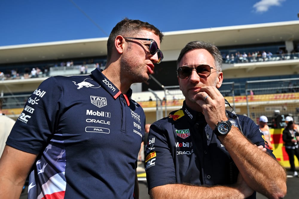 La rivoluzione ai vertici della Red Bull non si è fermata all’uscita di Christian Horner. Dopo l’annuncio shock del suo allontanamento dal ruolo di Team Principal e CEO di Red Bull Racing e Red Bull Technology, anche due suoi storici collaboratori sono stati messi da parte.