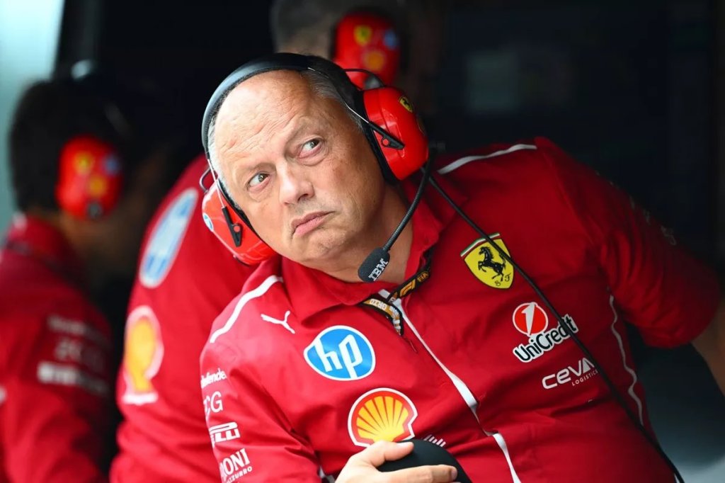 Ferrari spreca la pole di Leclerc, calo di prestazioni e problemi tecnici nel finale aprono la strada alla McLaren. Le parole di Vasseur...