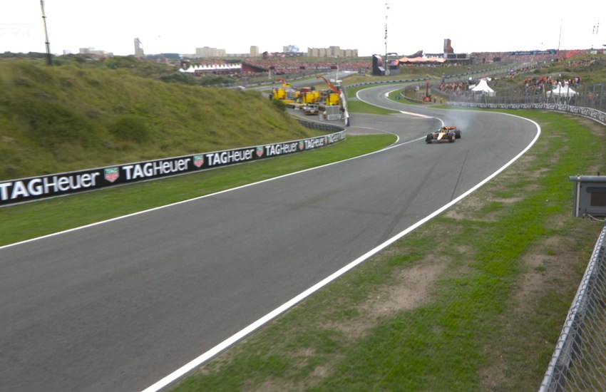 Lando Norris è tornato in testa al Mondiale di Formula 1, ma il pilota britannico ammette che una ferita del passato continua a fargli compagnia.