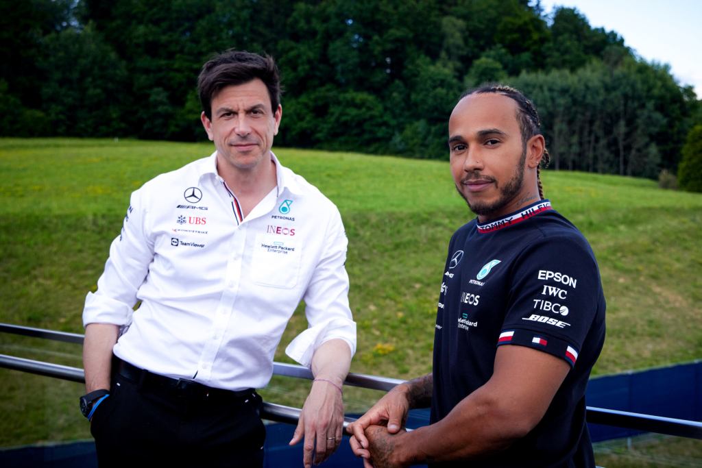 Toto Wolff e Lewis Hamilton