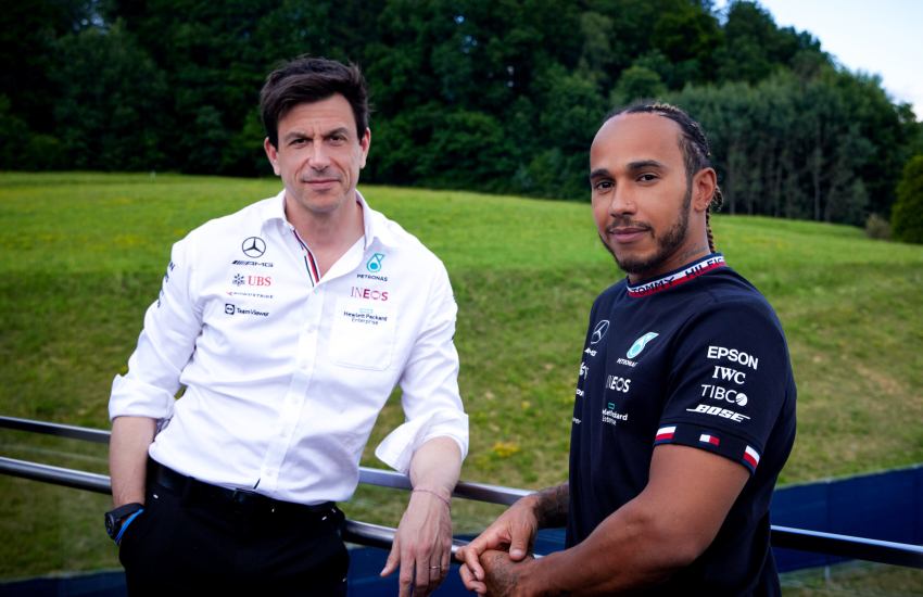 Toto Wolff racconta come il passaggio di Hamilton in Ferrari gli abbia evitato la decisione più difficile della sua carriera.