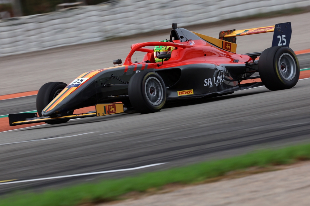 david f4