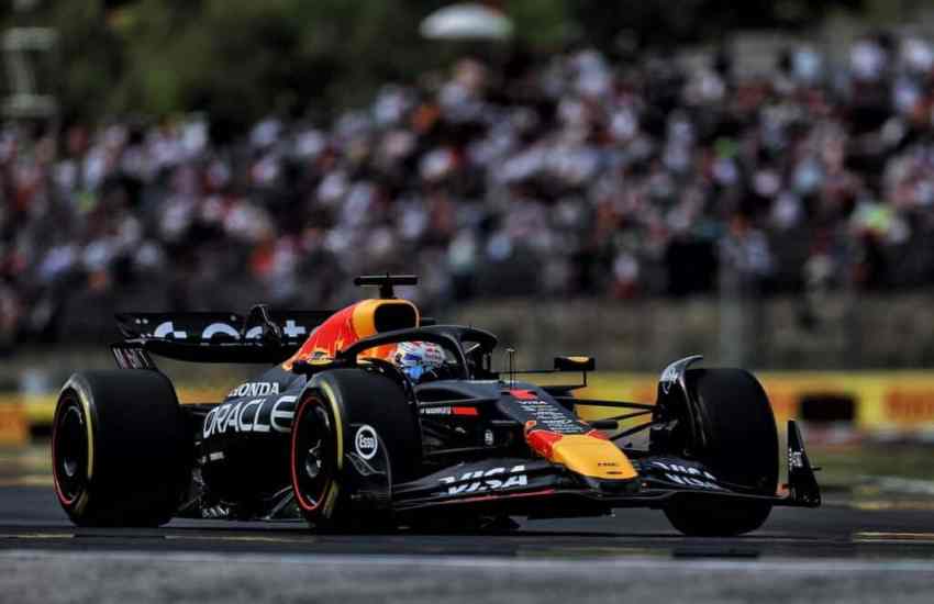 Red Bull non ha ancora intenzione di arrendersi. Dopo una stagione altalenante, la scuderia di Milton Keynes prepara un nuovo e decisivo pacchetto di aggiornamenti per la RB21 di Max Verstappen, nel tentativo di riaccendere la lotta per il titolo mondiale di Formula 1.
