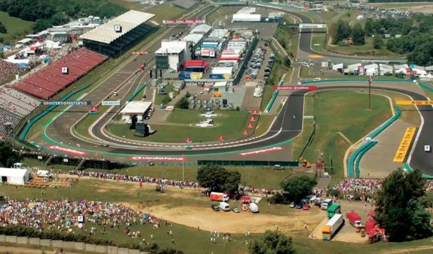 Il resoconto delle qualifiche del GP di Ungheria, in cui Camara ha primeggiato davanti a Boya a Taponen. Ottavo Badoer, deludono Tsolov e Tramnitz. 