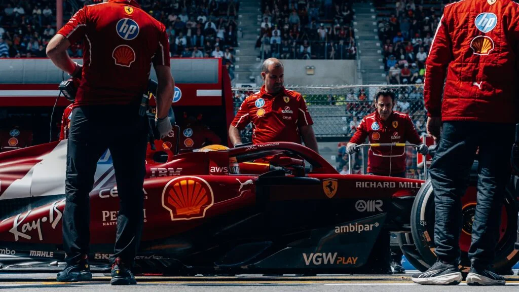 Lewis Hamilton torna a sorridere dopo una qualifica quantomeno incoraggiante a Zandvoort.