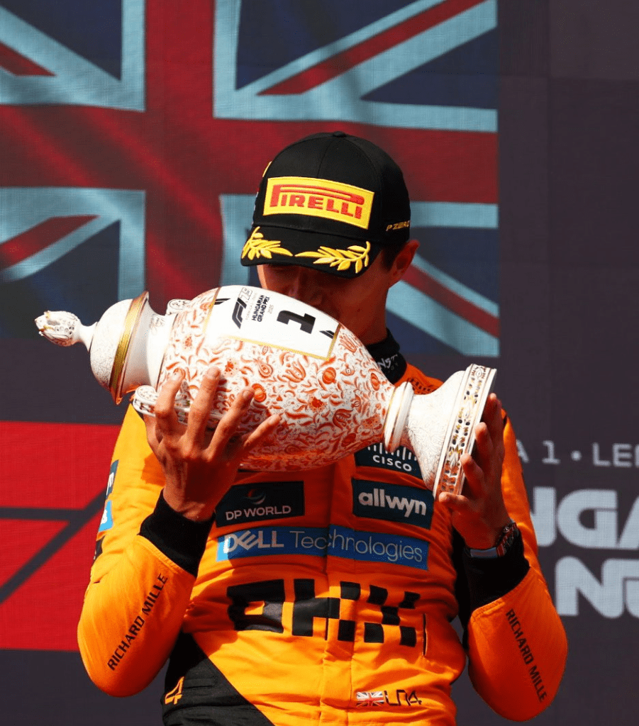 Lando Norris ha finalmente conquistato l’Hungaroring, il circuito dove un anno fa aveva dovuto cedere il passo per il bene del team.