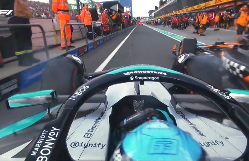 Le seconde prove libere del Gran Premio d’Olanda 2025 non sono state prive di tensione. Oscar Piastri è infatti finito nel mirino dei commissari dopo un episodio avvenuto in pit lane con George Russell.