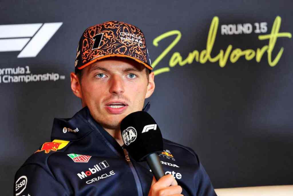 Con lo sguardo già rivolto alla rivoluzione tecnica del 2026, Max Verstappen ha rilanciato un dibattito che da tempo anima la Formula 1: il ritorno a monoposto più leggere e compatte, simili a quelle degli anni 2008-2010.
