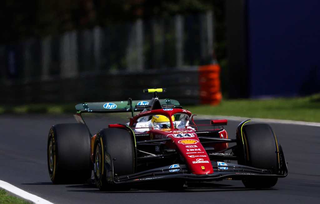 Lewis Hamilton in pista a Monza