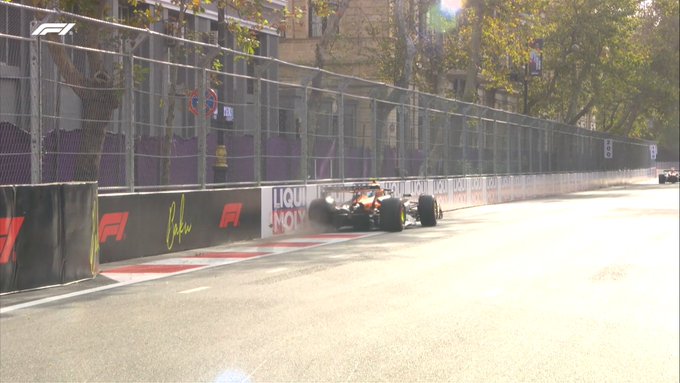 Lewis Hamilton e Charles Leclerc in testa nelle FP2 a Baku, Norris ha concluso anticipatamente la sua sessione a causa di un impatto con il muro.