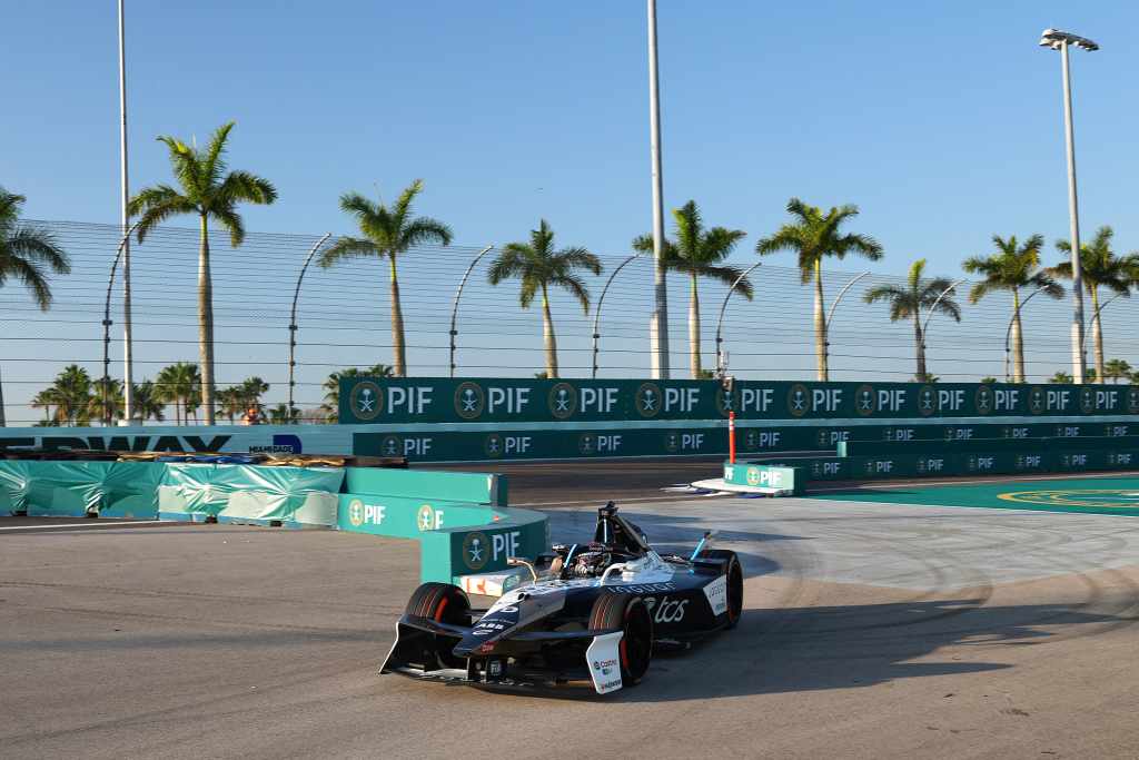 J TCS Racing MitchEvans 120425 005