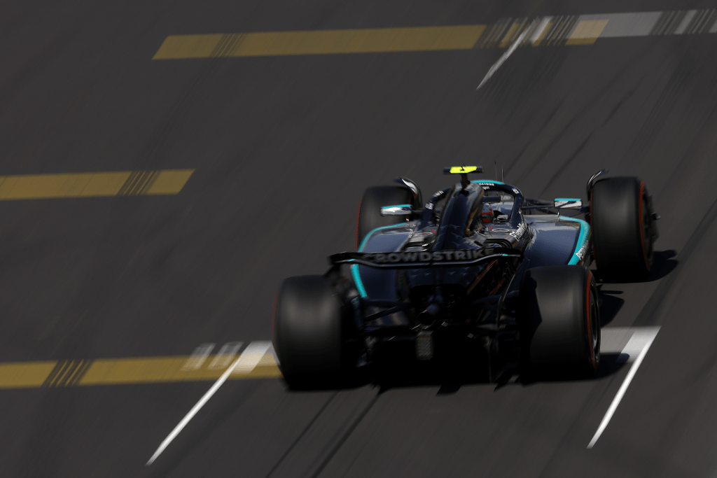 Una qualifica intensa per le Mercedes sul circuito brianzolo si conclude con entrambe le vetture in terza fila. 