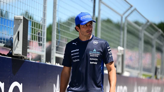 Sainz ripercorre le tappe della sua carriera e guarda avanti con ambizione: "Williams è il mio progetto di vita". Ma c'è nostalgia per l'addio a McLaren