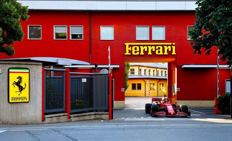Hamilton arrivato troppo tardi, Ferrari troppo sola: Eddie Irvine punta il dito e lancia l’idea Verstappen che potrebbe aprire un nuovo ciclo.