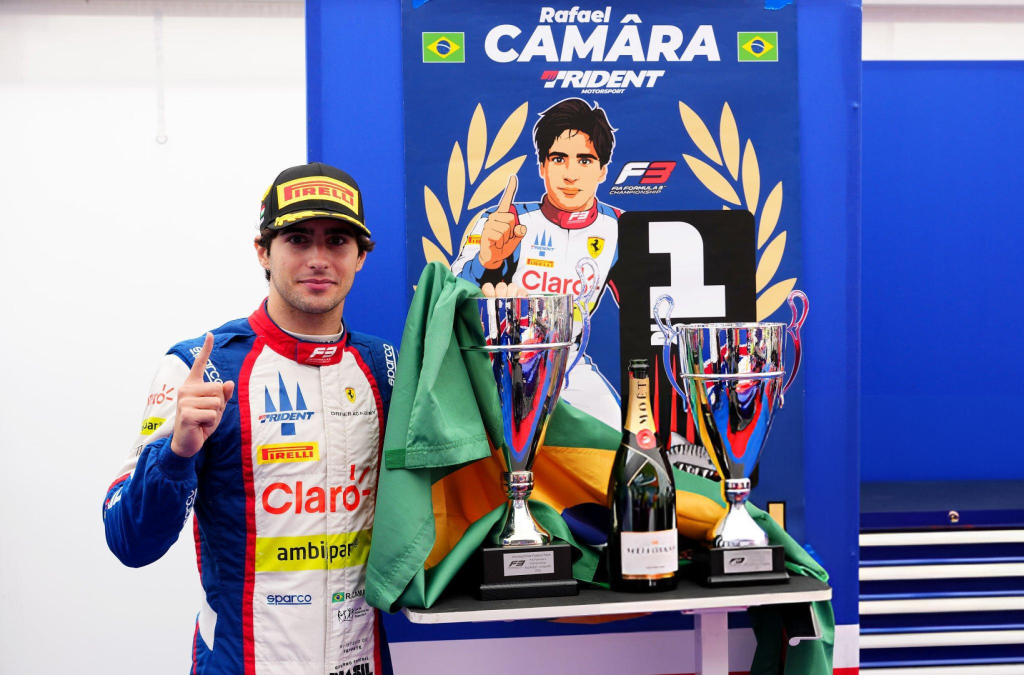 Chi sono stati i migliori piloti della stagione di F3? Ed i peggiori? Scopriamo insieme i Top ed i Flop del 2025 in questo articolo speciale che riassume l'ultimo campionato di FIA Formula 3