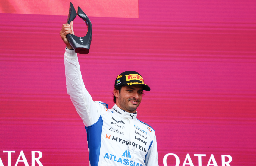 Jacques Villeneuve non ha dubbi: Ferrari sta vivendo il classico calo che accompagna la partenza di Carlos Sainz da un team di Formula 1.