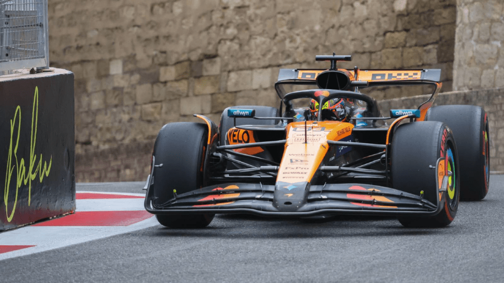 Oscar Piastri si è ritirato in gara dopo il suo incidente avvenuto nel corso del primo giro del GP d'Azerbaijan, l'ultimo dei tanti errori che l'australiano ha riconosciuto di aver commesso durante tutto il weekend di Baku.