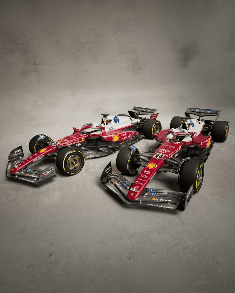 Ferrari ha ufficialmente presentato la livrea speciale con cui scenderà in pista al Gran Premio d’Italia 2025 a Monza, celebrando i 50 anni dal primo titolo mondiale di Niki Lauda con la Scuderia.