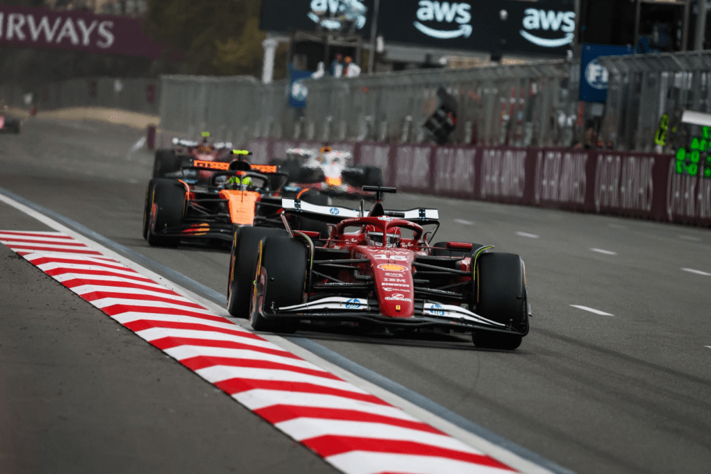 Sfumano ancora le speranze Ferrari: Baku conferma una crisi tecnica e strategica. Steiner avverte la Rossa, analizzando la brutta figura del finale. 