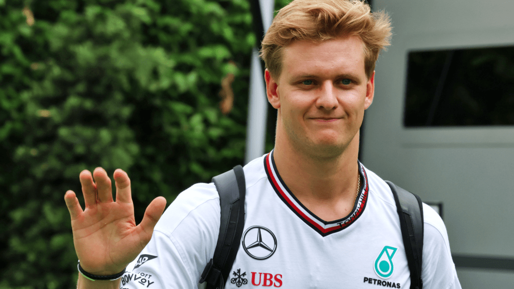 Mick Schumacher, figlio del leggendario Michael e già protagonista in Formula 1 con Haas, continua ad ampliare i propri orizzonti nel motorsport.