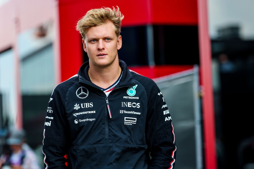 Mick Schumacher, figlio del leggendario Michael e già protagonista in Formula 1 con Haas, continua ad ampliare i propri orizzonti nel motorsport.